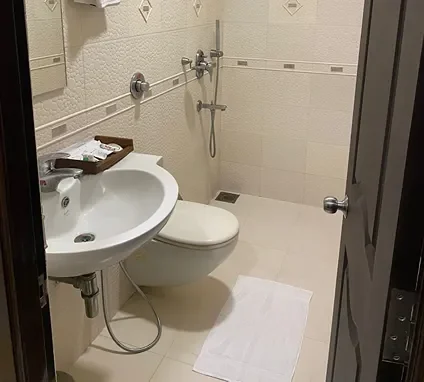 Hotel Hilltop International